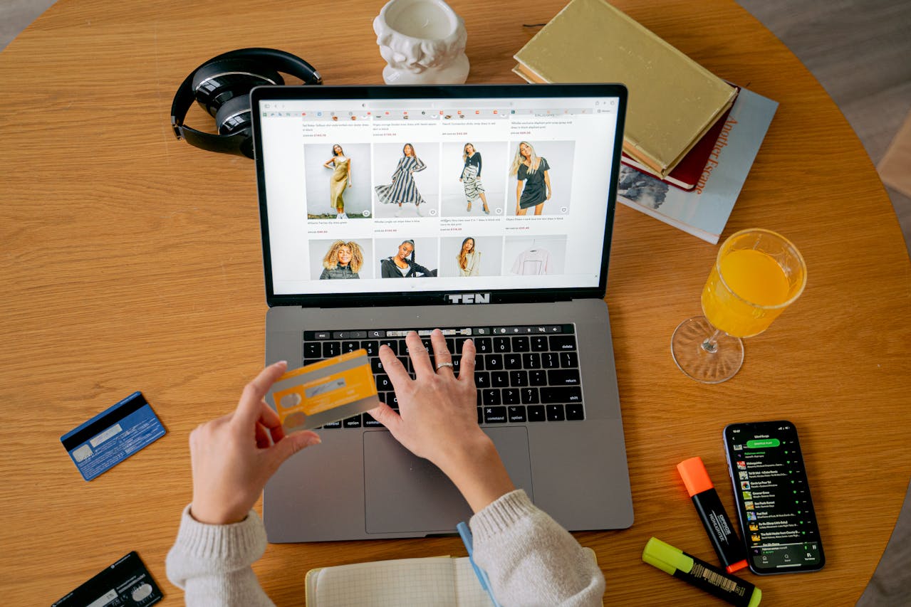 Creare magazin online Deva – cum scalezi vânzările fără ads